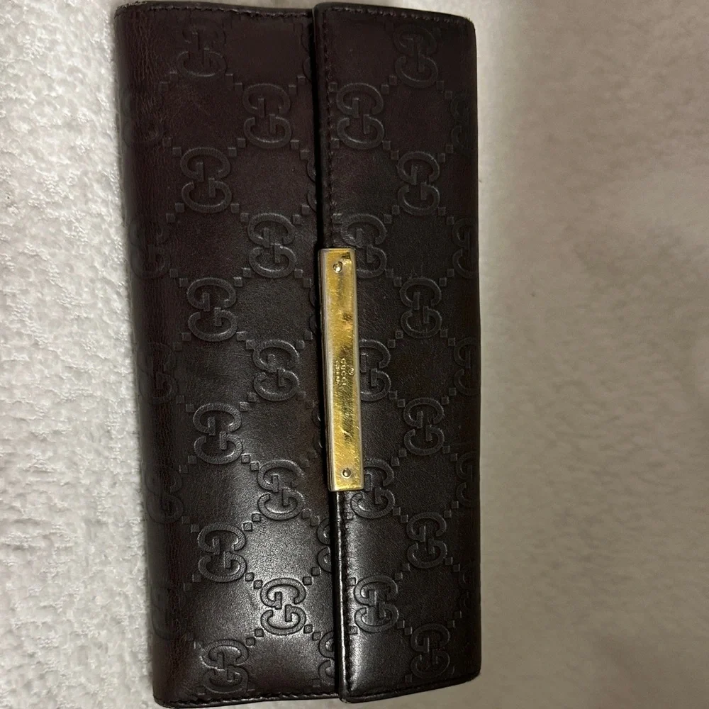 Gucci Dark Brown GG Embossed Continental Wallet with Gold Plaque - Picture 2 of 6